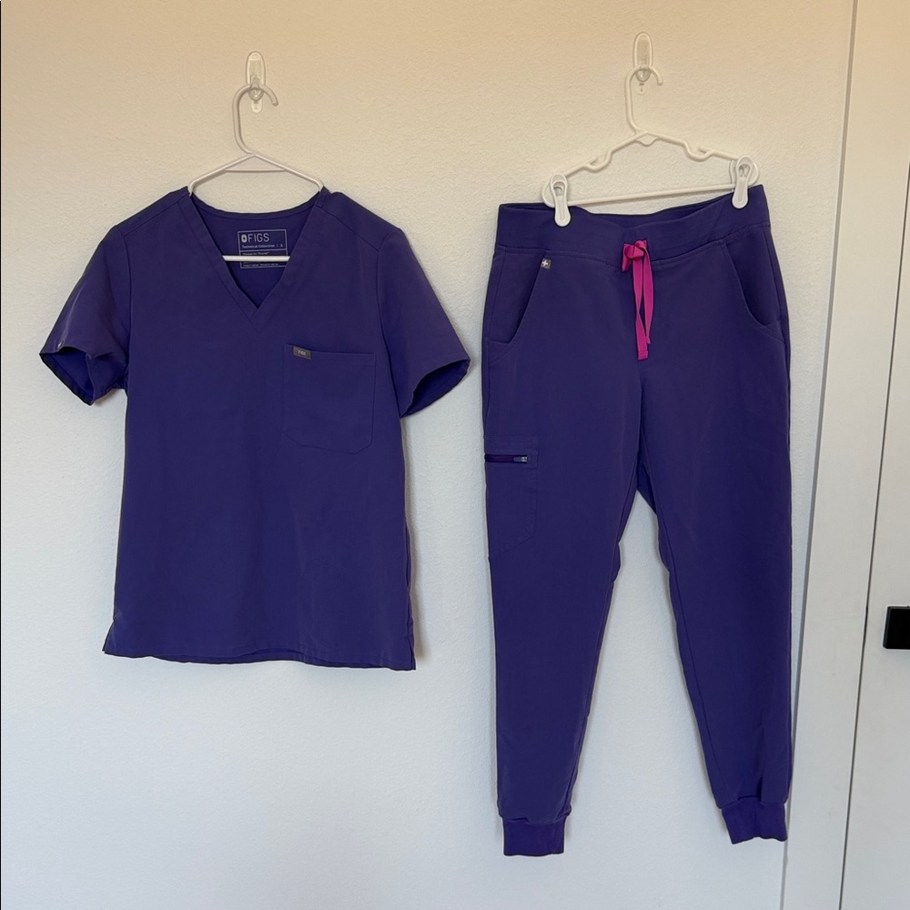 Figs Purple Women's Scrub Set
